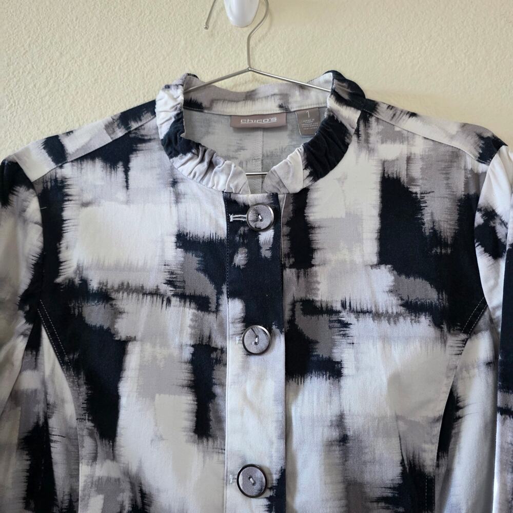 Chicos Abstract Print Button Front Jacket Womens Size 1 Black Gray 3 4 Sleeve - Picture 2 of 12